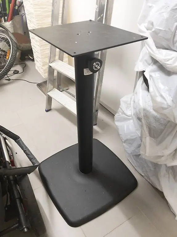 K&M 26795 Monitorständer u K&M 26792 Auflageplatte