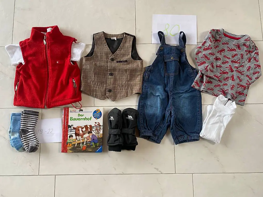 Kleiderpaket in Grösse 80