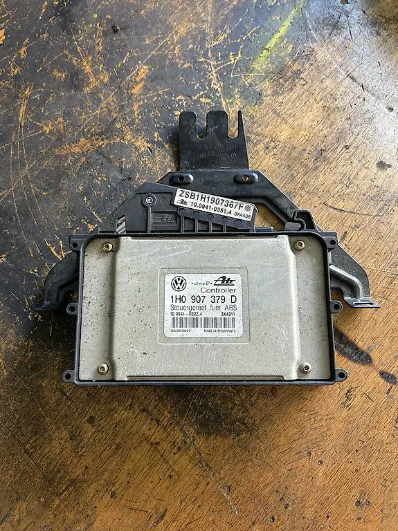 Boîtier abs VW golf 3