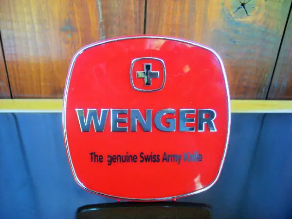 Couteaux armée suisse Wenger - Ancienne petite plaquette