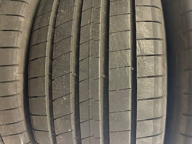 GOODYEAR Eagle F1 Asymetric 6 (255/40/R19/100Y) wie neu