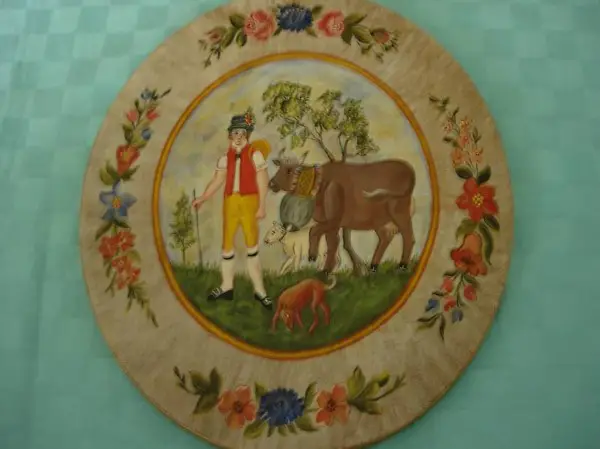  Bauernmalerei auf rundem Holzbrett Ø 24,7 cm
