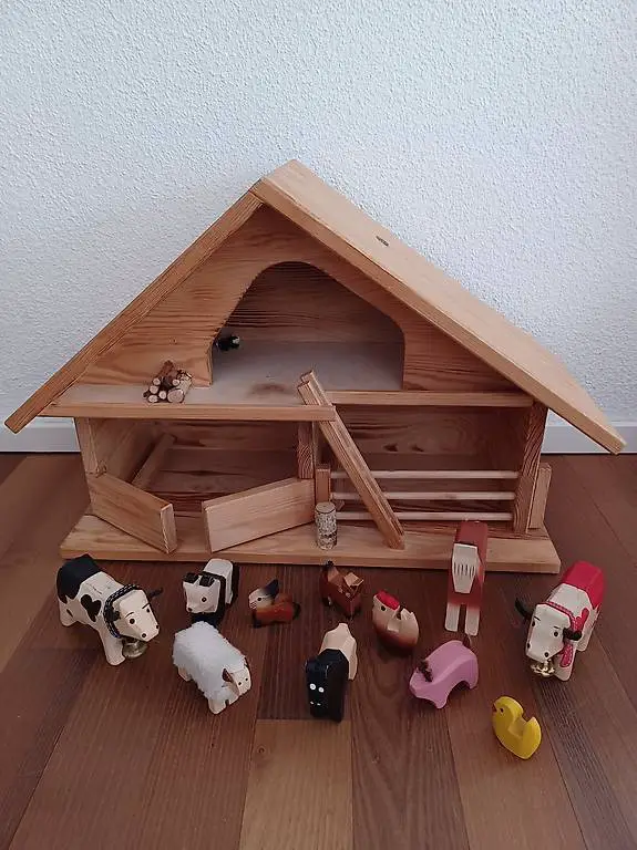 Bauernhof mit Tieren aus Holz/ praktisch NEU