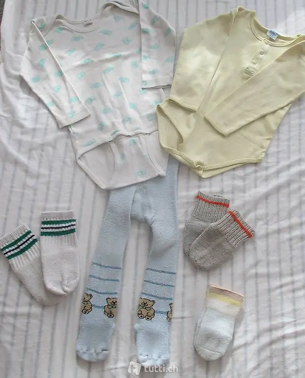 BABYS- Gr.86-92- 6er-Set zwei Baby-Bodys-Strumpfhosen u. Soc