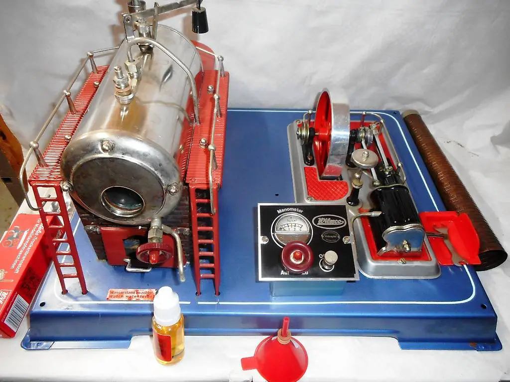 Dampfmaschine Wilesco D24 mit Zubehör