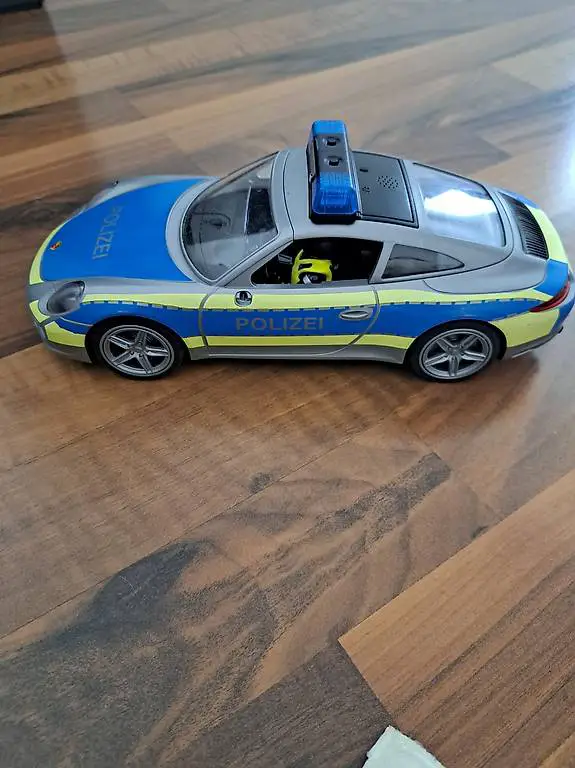 Polizeiauto mit Licht und Ton