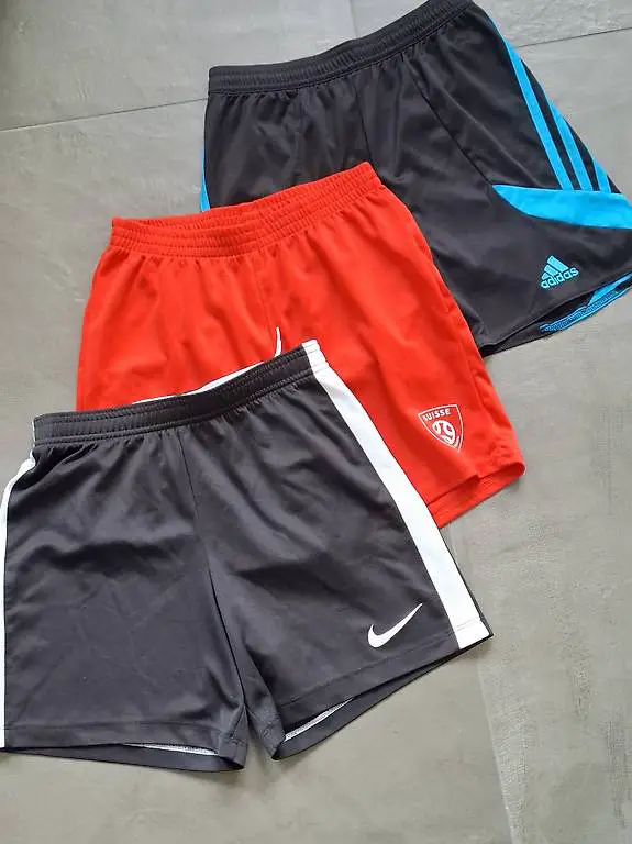 Sporthosen 3 Stück Gr. 134/140