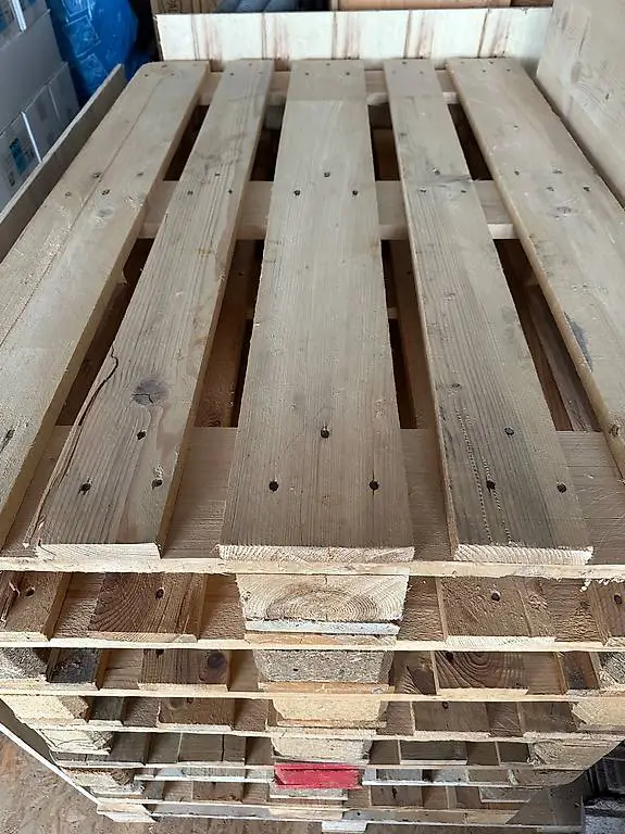 Holzpaletten 10Stk gebraucht aber sehr gut erhalten.