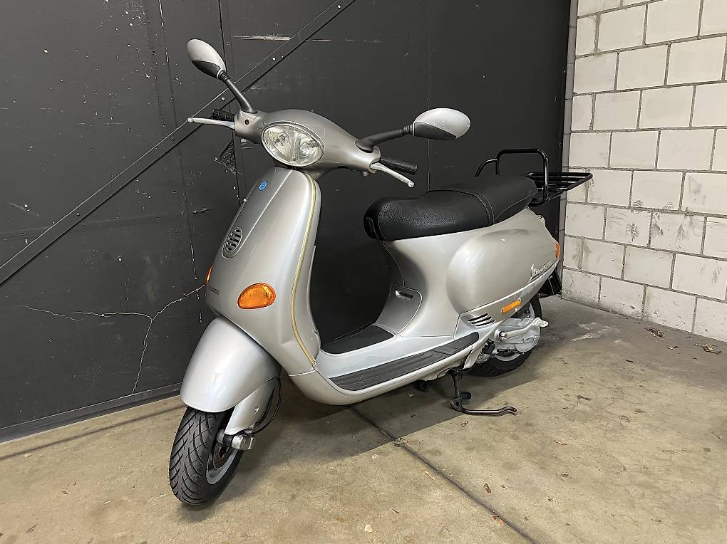 Vespa ET4 125ccm, frisch ab Service und MFK