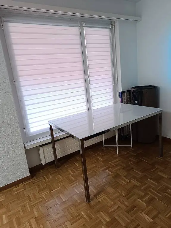 IKEA TORSBY Tisch 135x85x74 cm, Milchglasplatte weiss