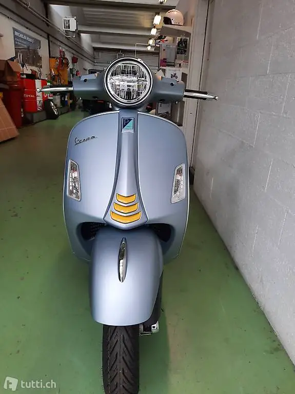  Piaggio Vespa Supertech 300