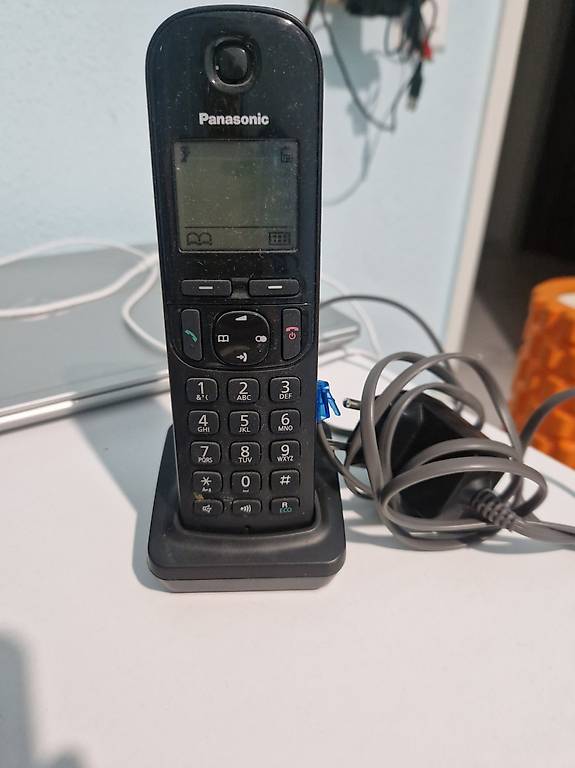 2 telefoni portatili marca Panasonic
