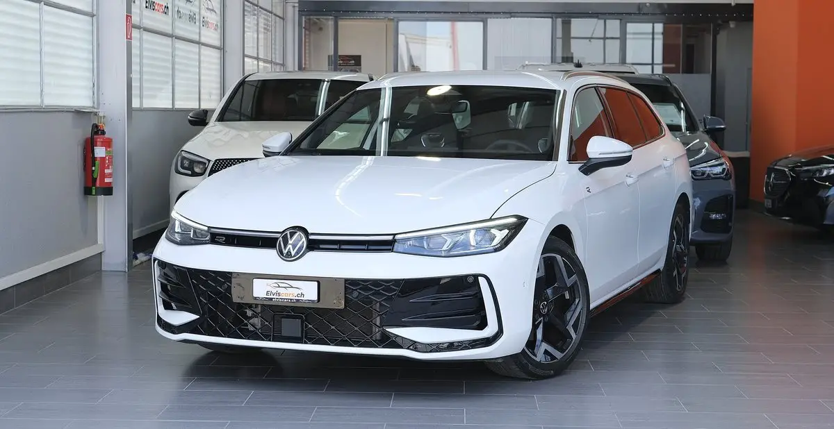 VW Passat Variant 1.5 eTSI evo2 R Line DSG