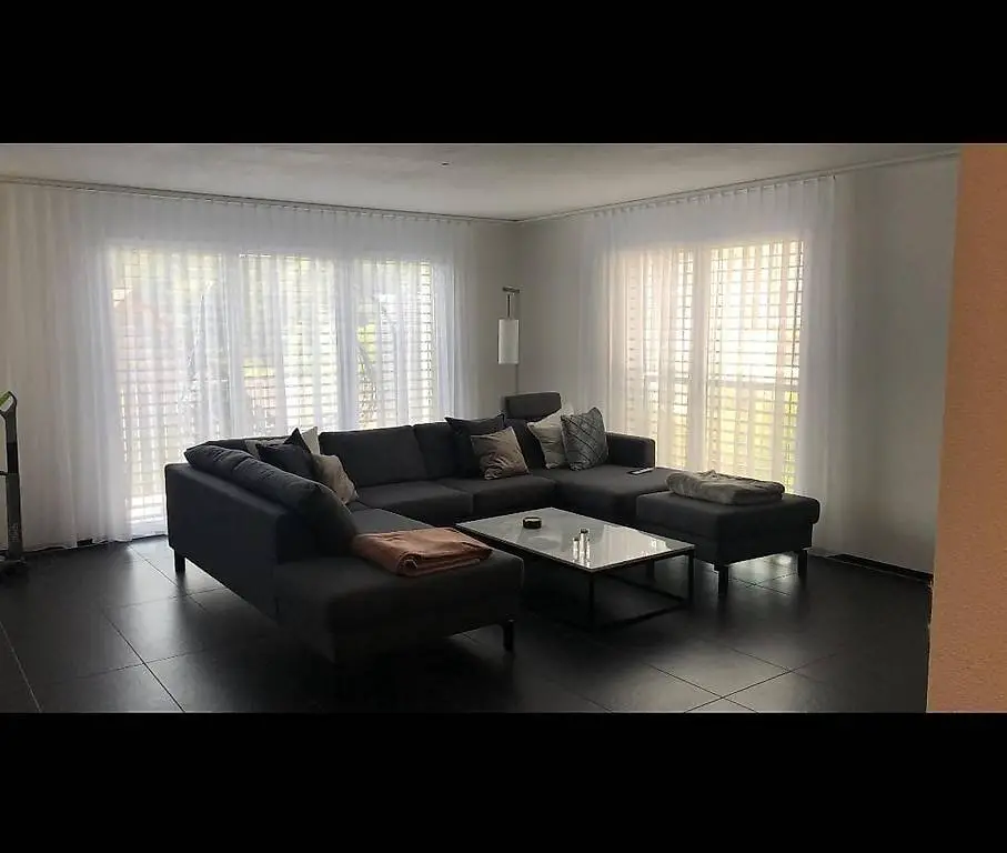 Hochwertiges Stoffsofa