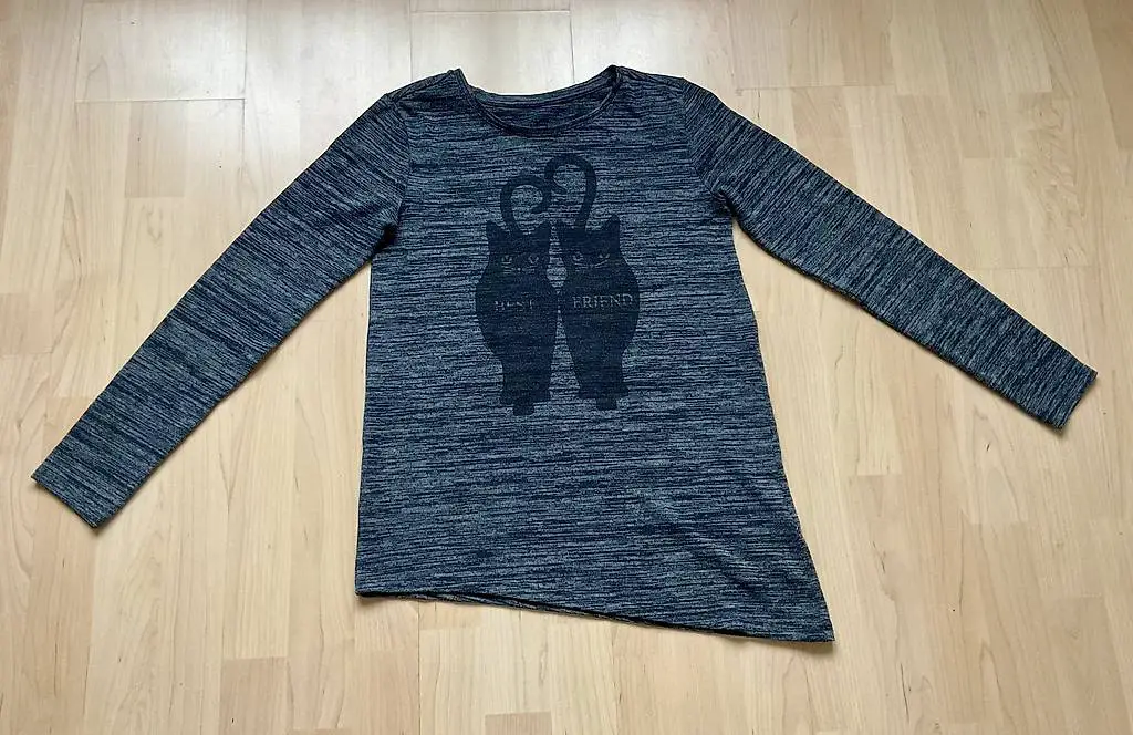 Longshirt/dünner Pulli grau mit Katzen Gr. 158/164