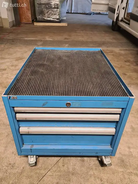 Lista Unterbau auf Rollen