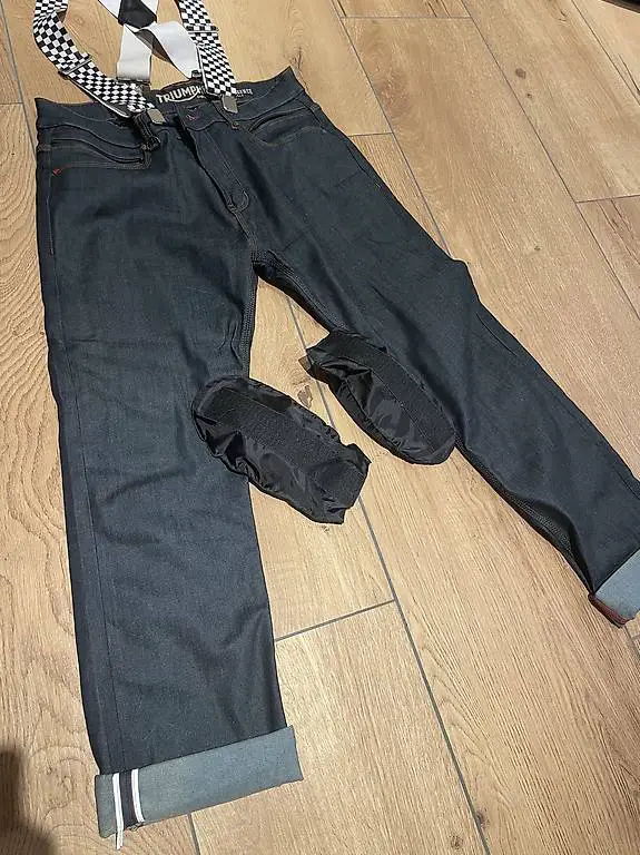 Tolle Motorradjeans Triumph inkl. hosenträger wie neu