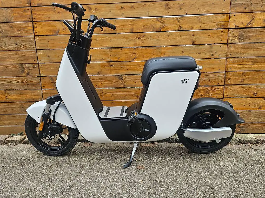 Yadea Elektroroller V7, 25 Km/h *** Neu***