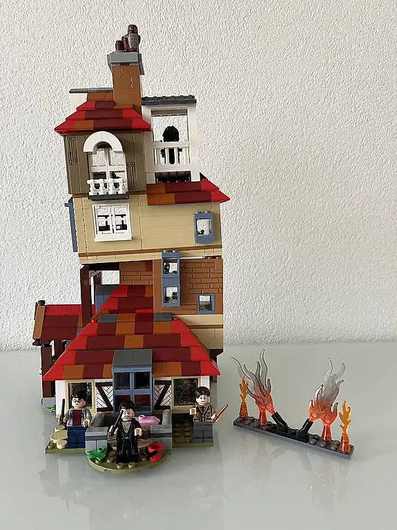 Legoset 75980 Harry Potter, Angriff auf den Fuchsbau