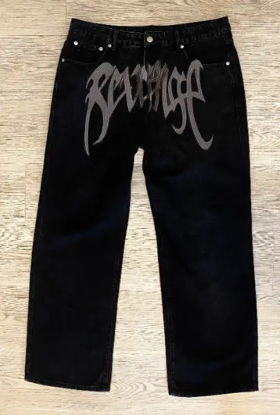 Revenge Jeans Design bestickt schwarz
