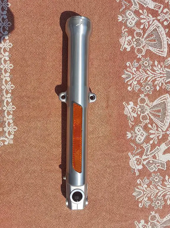 Harley-Davidson Sportster Custom XL883C Tauchrohr Rechts