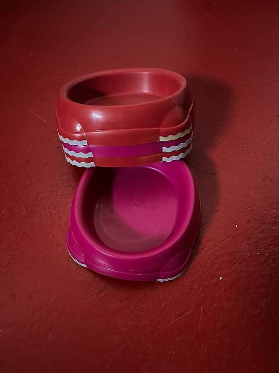 Fressnäpfe Katzen kleine Hunde