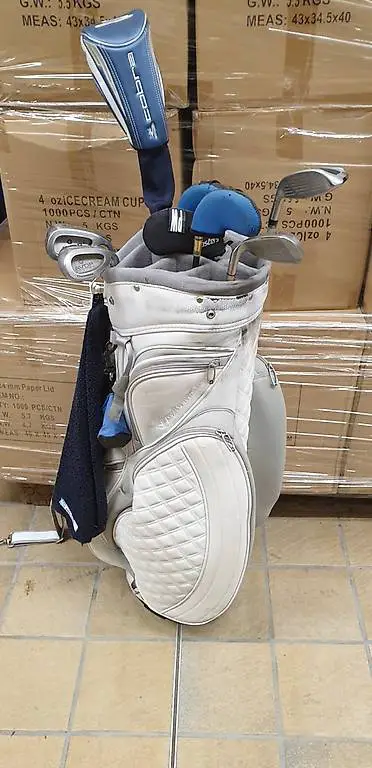 Golfbag mit 8 Schlägern