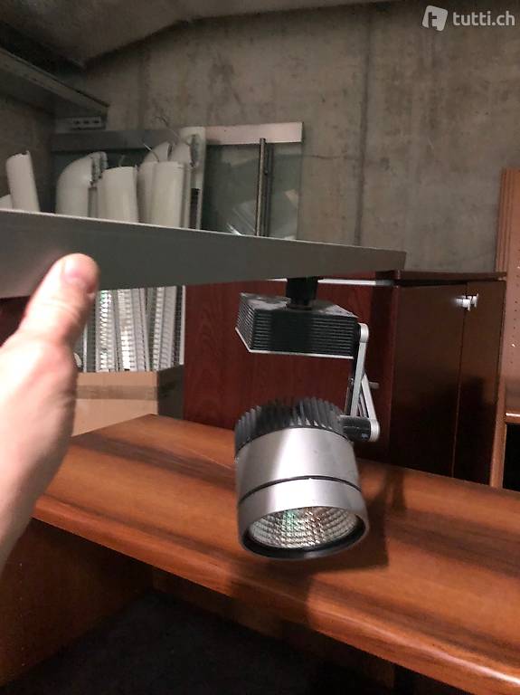 Lampada alogena a soffitto