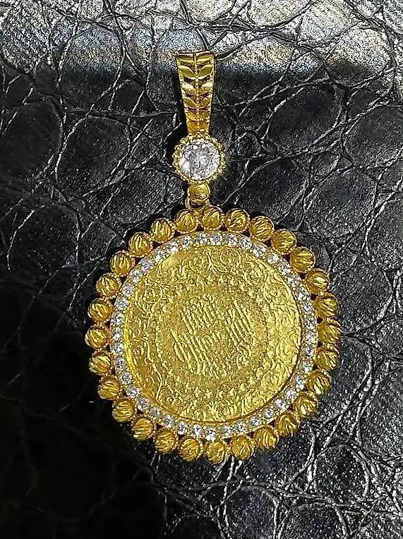 Halbe Lira Gelbgold 916/22K mit Fassung