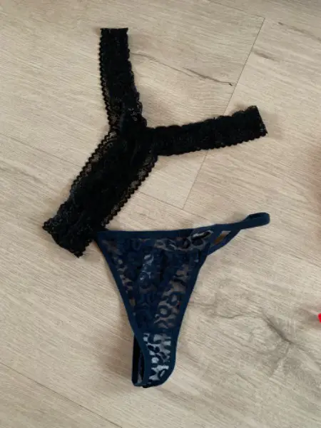 Getragene Höschen, Socken & andere Frauen-Unterwäsche kaufen