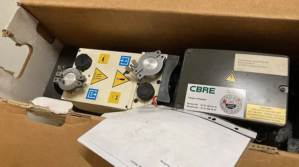 Vakuumpumpe Agilent DS 302, revidiert, einsatzbereit.