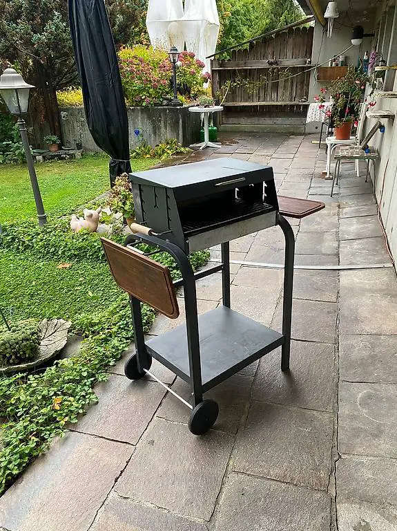 Holzkohle Grill