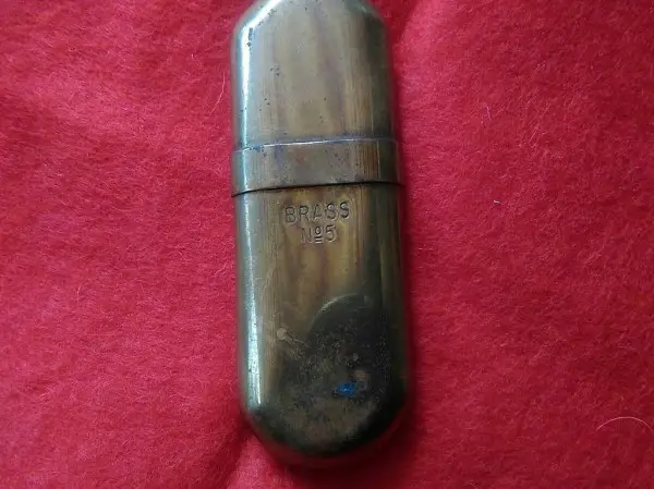 Brass N°5, Sturmfeuerzeug, Benzin, alt, Messing