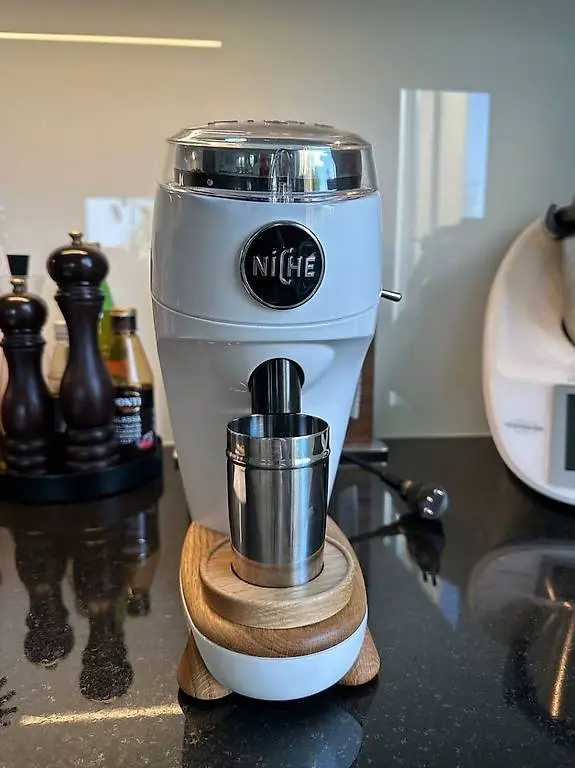Niche Zero Grinder in Weiss