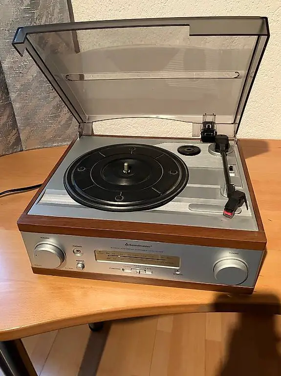 Plattenspieler und Langspielplatten