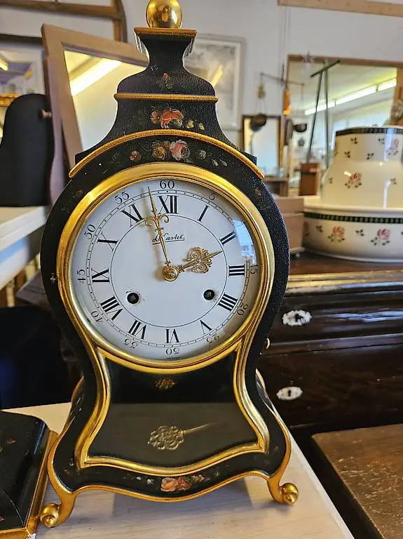 Neuenburger Pendule le Castel