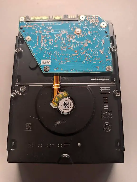 Synology HAT33XX 8TB Festplatte - ca. 5 Monate in Gebrauch