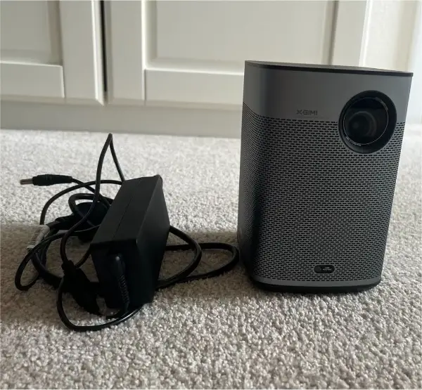 Mini-Projektor XGIMI Halo+ Kaum benutzt