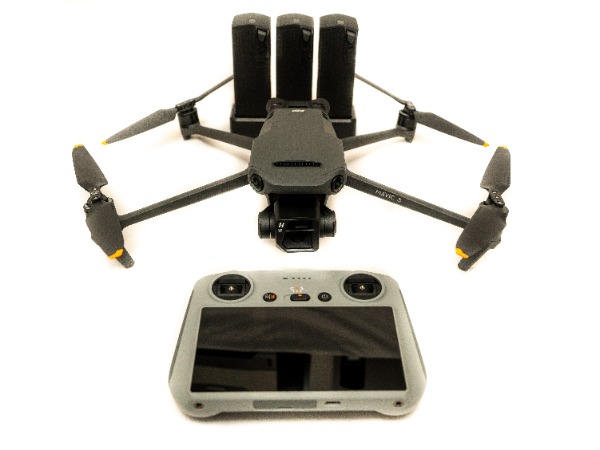 DJI Mavic 3 Fly More Combo mit viel Zubehör, in Top Zustand