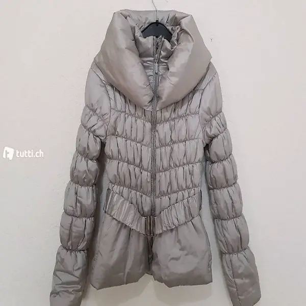 graue, "metallische" Winterjacke S