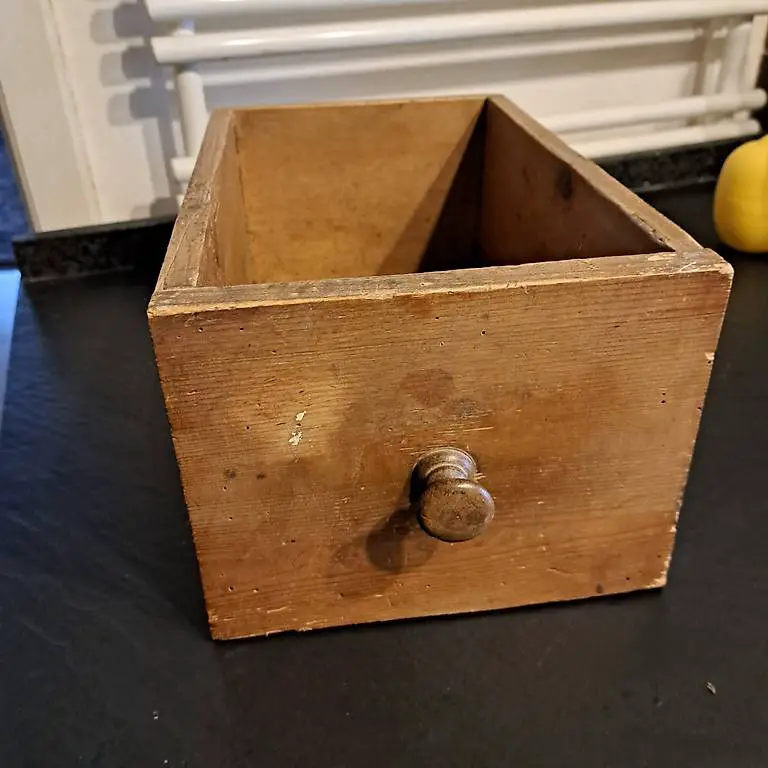 Schublade alt Tannenholz