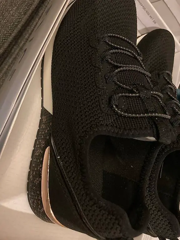 Schuhe Grösse 38 NEU schwarz