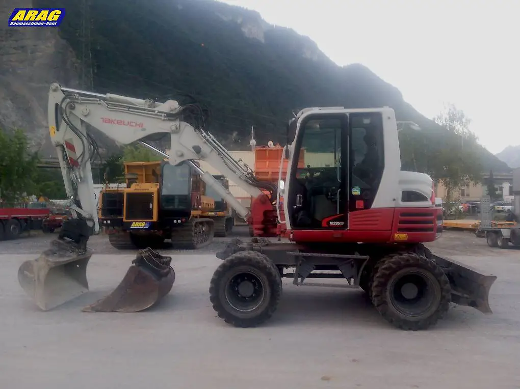 Takeuchi TB295W Mobilbagger / Pneubagger
