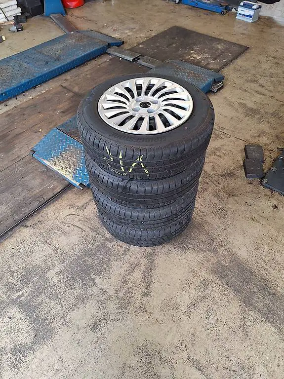 4 fast neue Sommer-Kompletträder 15 Zoll Fiat 500e