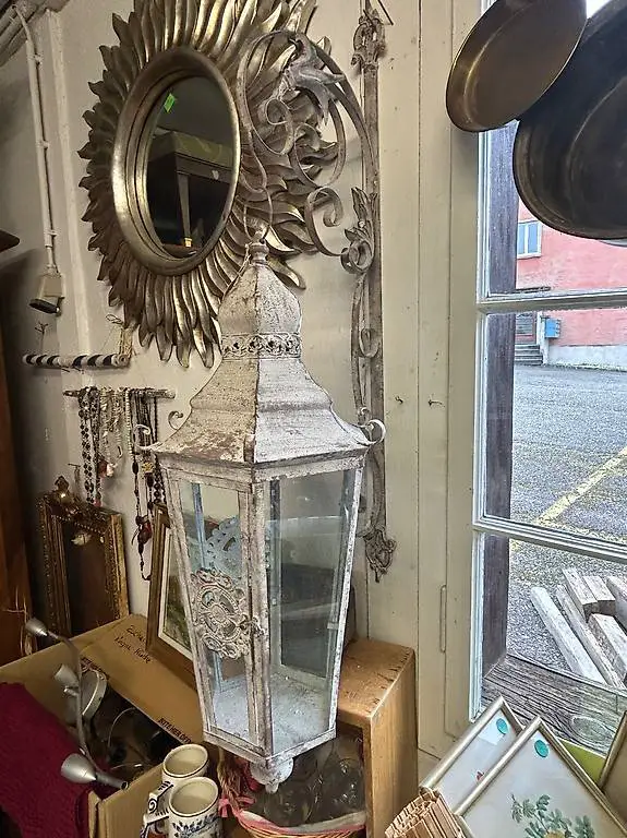 Grosse Laterne grau zum an die Wand Hängen mit Halterung