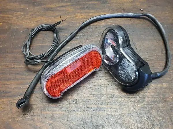 Beleuchtungsanlage für Nabendynamo AXA