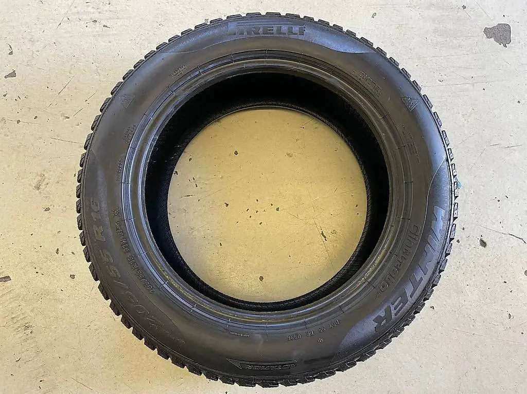 Günstige Winterreifen 16" (205 er Pirelli)