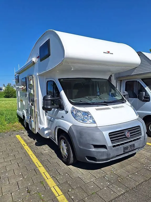 Wohnmobil 4 Plätzer Rollerteam