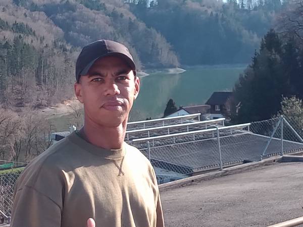 L"homme que toi recherche