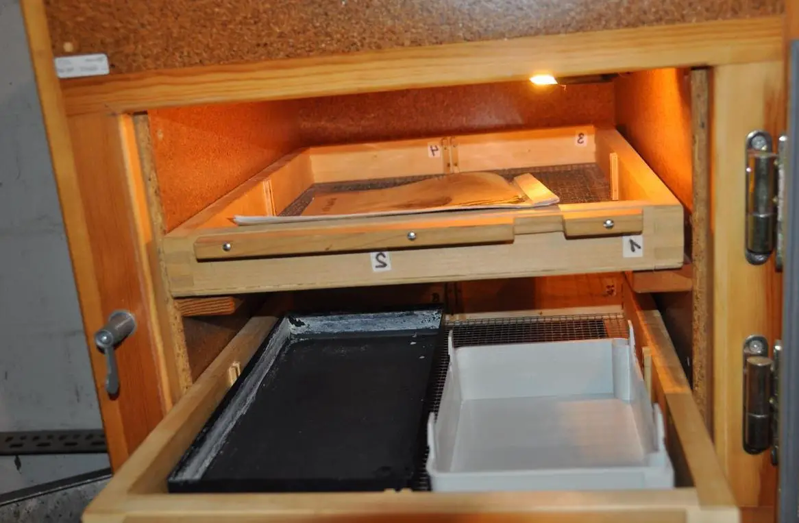 Hemel Brutapparat, Brutgerät, Motorschrankbrüter